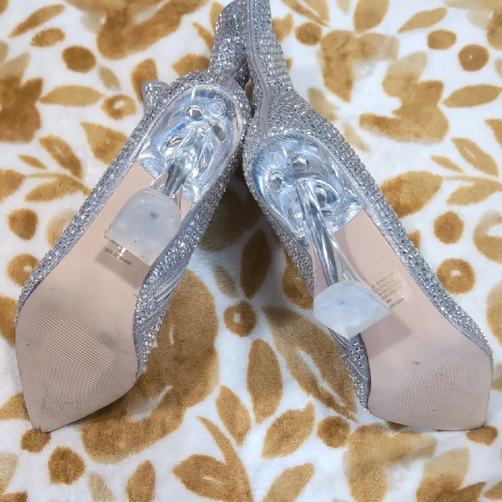 Steve Madden turn heads